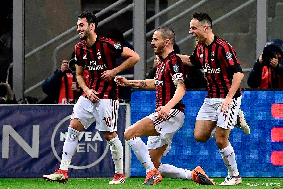 梅开二度，弗格森成为第3位代表意大利球队欧战进球的爱尔兰人（连中两元！弗格森成为第三位以意大利俱乐部身份在欧战破门的爱尔兰球员）