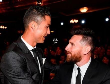 斯基拉：美职联、沙特和土耳其俱乐部有意萨拉赫，他未做决定（斯基拉：美职联、沙特与土超多队有意萨拉赫，球员尚未做出决定）