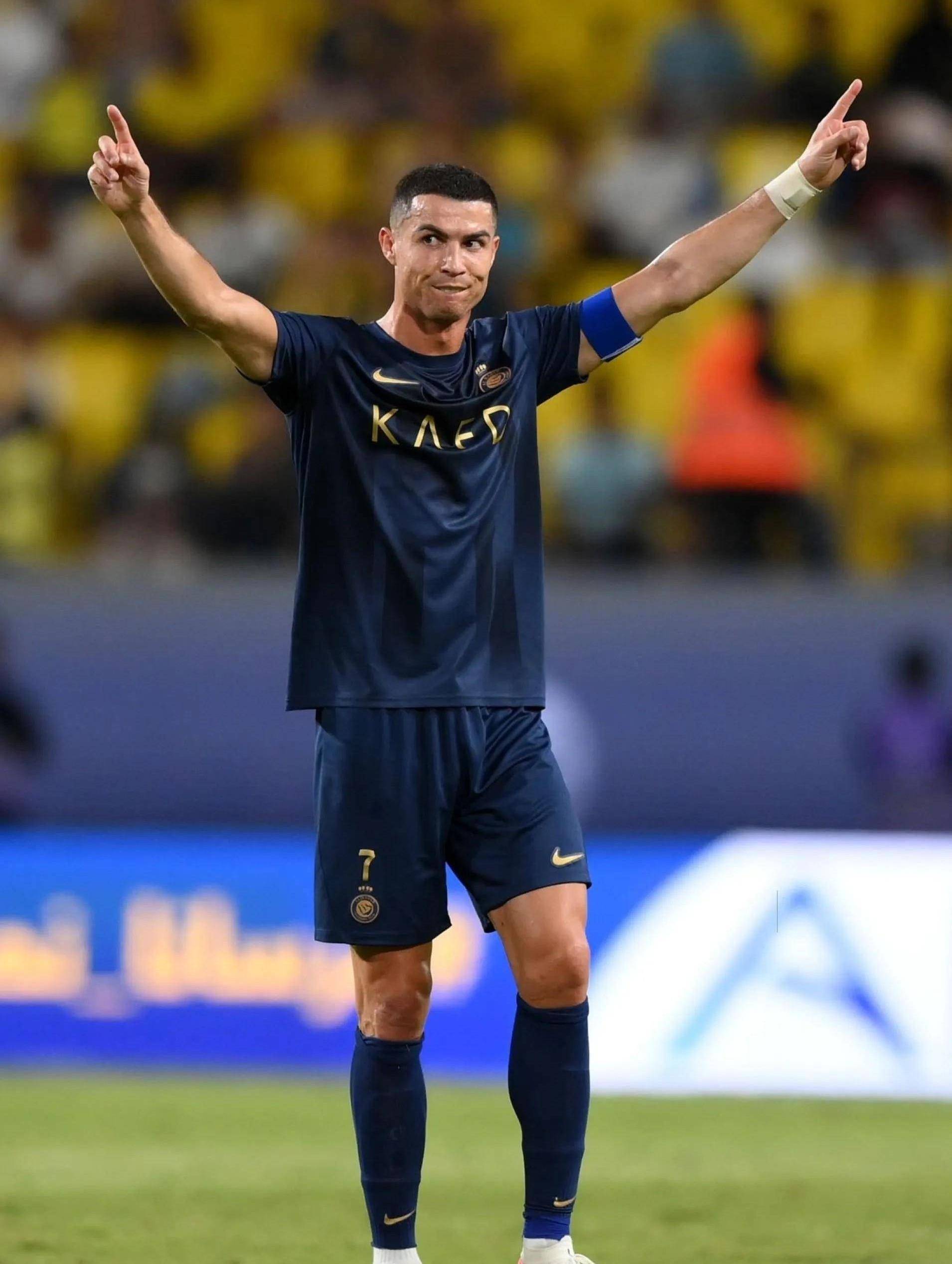 巴萨官方：美国服装品牌AMIRI成为俱乐部官方正装合作伙伴（巴萨官宣AMIRI成俱乐部官方正装合作伙伴）