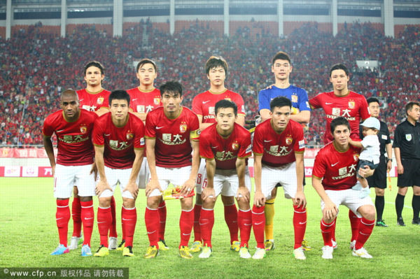 日媒：J2甲府风林45岁后卫山本英臣出轨球队死忠球迷妻子（日媒称：甲府风林45岁后卫山本英臣被曝与球队铁杆球迷之妻婚外情）