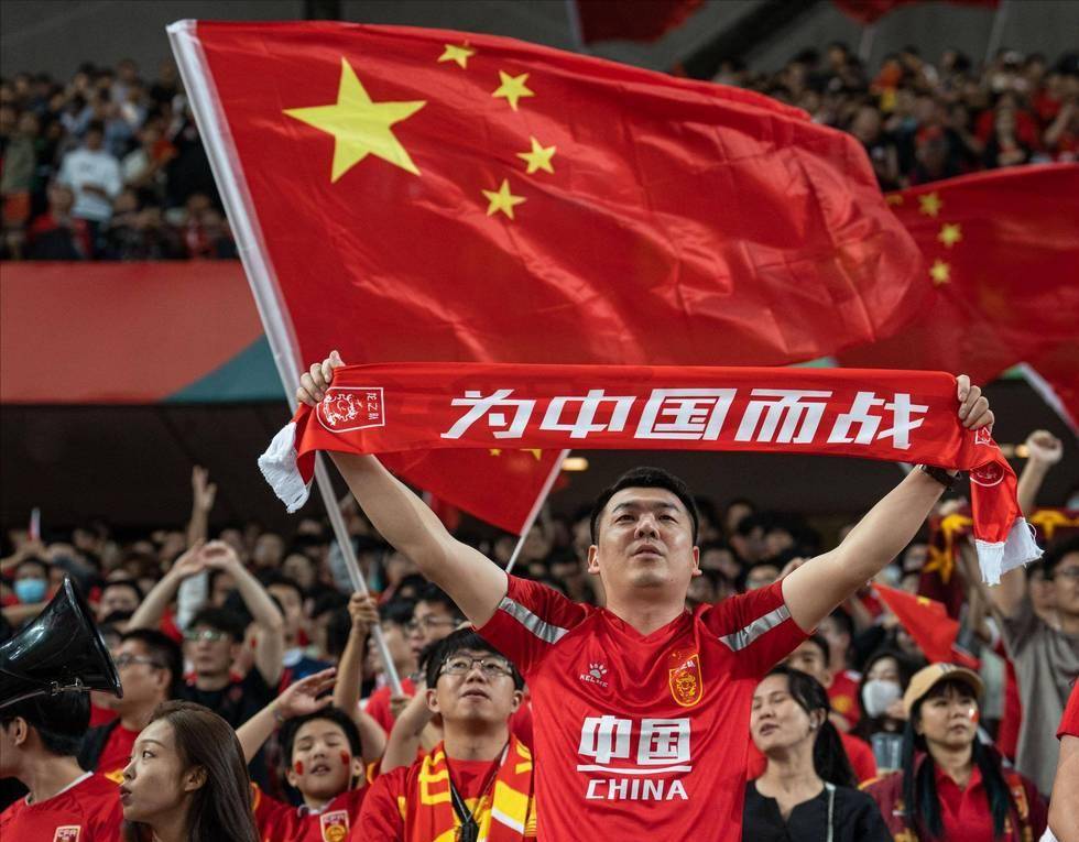 率队成功保级，内马尔晒图：这是艰难的一年，桑托斯，我爱你（带队保级成功，内马尔晒照感叹：这一年太难，桑托斯我爱你）