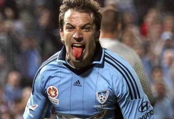 年轻球员首发交出合格答卷（小将首发表现达标）