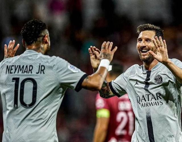 投票调查：大巴黎支持率66% 皇马不败受捧（投票显示：66%支持大巴黎，皇马不败更受看好）