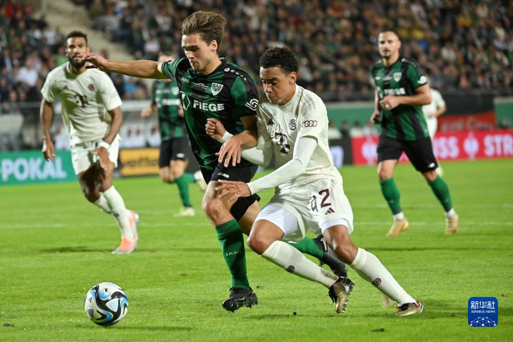 电讯报：穆阿尼佩戴定制面具参加训练，出战阿森纳成疑（电讯报：穆阿尼戴特制面罩参加训练，能否出战阿森纳成疑）