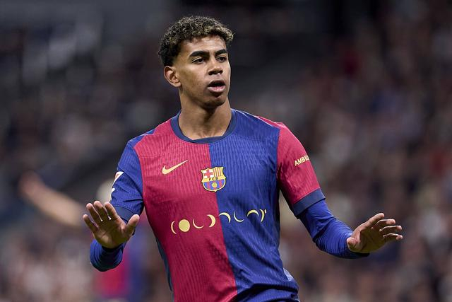 皇马vs曼城全场数据：射门8-8，控球率五五开（皇马与曼城全场统计：8-8射门，控球势均力敌）