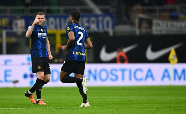 🎮KeSPA杯战报：Zeus青钢影表演秀，HLE鏖战五局力克DK（KeSPA杯速报：Zeus青钢影统治全场，HLE五局鏖战险胜DK）