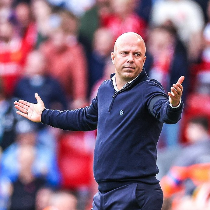 奥尔莫肩伤缺阵一个月，巴萨迎赛季关键考验（奥尔莫肩伤休战四周，巴萨迎来赛季关键期考验）