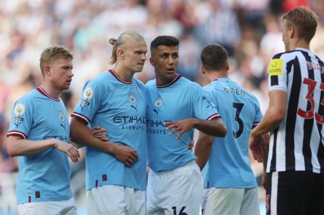 意媒：奇克考虑在冬窗离开米兰，以提升参加世界杯的机会（意媒：奇克或在冬窗告别米兰，力争提升世界杯参赛机会）