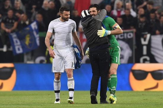 湖北U20男足门将姚浩洋庆祝全运夺金：湖北是冠军，创造历史（全运会夺金后，湖北U20门将姚浩洋高呼：湖北夺冠，书写历史）