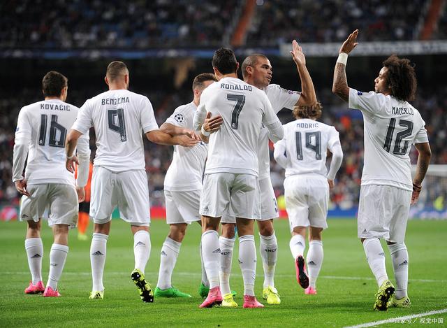 群雄争霸，意甲连续第二年至少4支排名前列的球队相差2分以内（意甲群雄并起：连续两季至少四支前列球队分差在2分内）