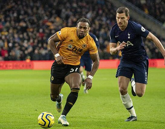 解说员：当年内维尔和我一起解说，托雷斯进球时他发出了怪声（解说员回忆：与内维尔同台时，托雷斯破门他突然发出怪叫）