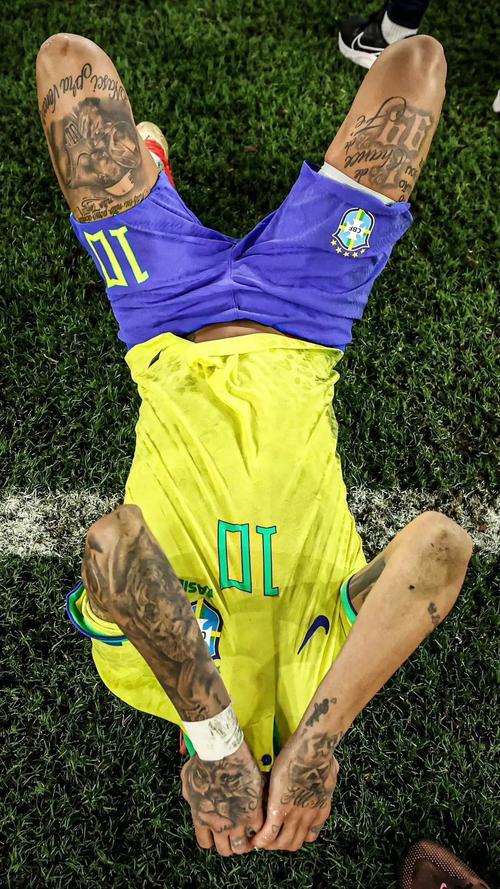 面对韩国梅开二度制胜，拜合拉木荣获本届熊猫杯赛事MVP（梅开二度制胜韩国，拜合拉木荣膺熊猫杯MVP）