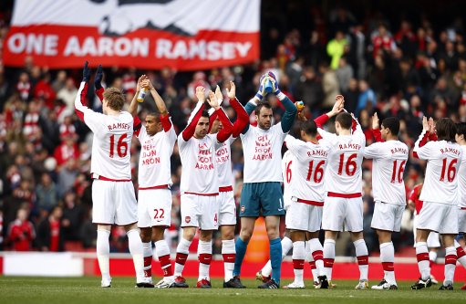 英超疯狂夜：切尔西利物浦双双翻车，11.4亿豪阵不敌升班马（英超冷门夜：切尔西、利物浦同夜折戟，11.4亿豪阵不敌升班马）