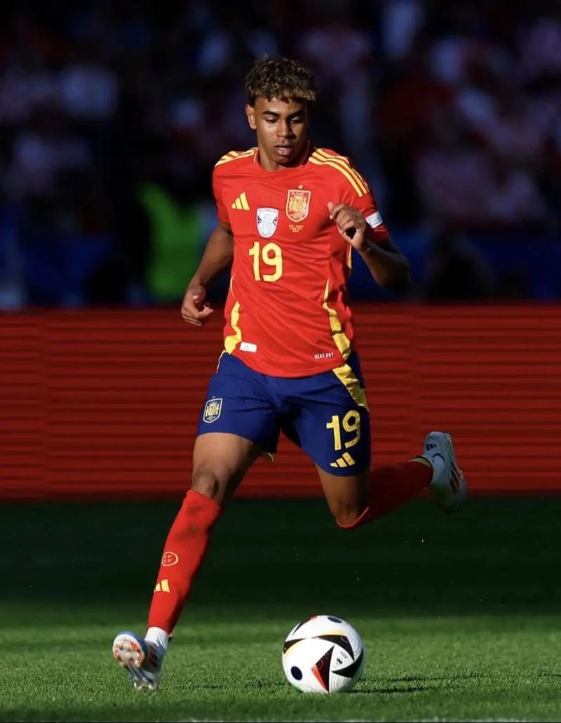 篮球NBA全明星投票球迷参与热情高（NBA全明星投票引爆球迷热情）