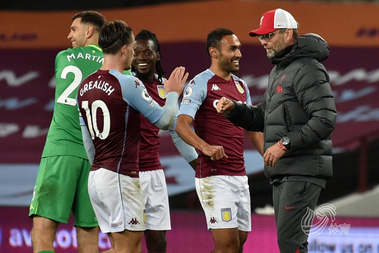 33岁孙兴慜自宣离队，10年热刺生涯收获英超金靴+欧联杯冠军（33岁孙兴慜官宣告别热刺：十年征程斩获英超金靴与欧联杯冠军）