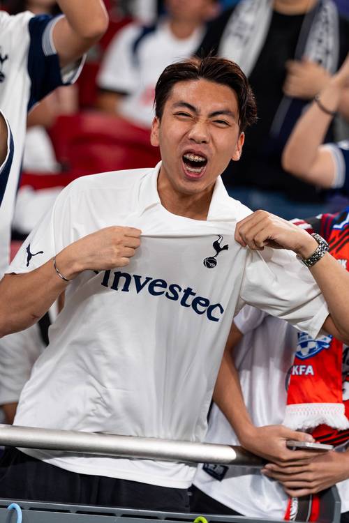 足球之所以迷人，就在这里（这就是足球的魅力）