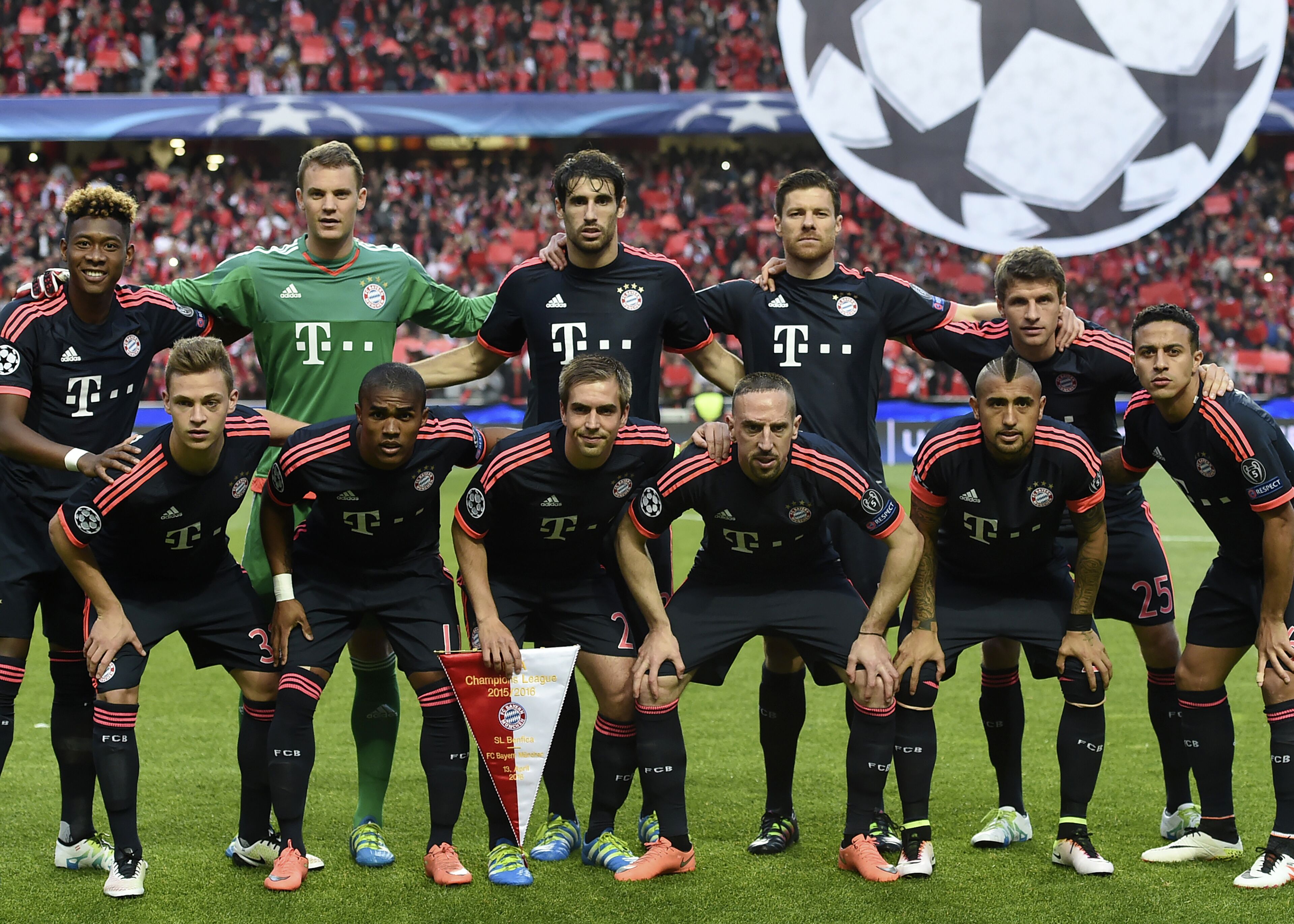 斯帕伊奇庆祝足协杯夺冠：为奖杯感到自豪，更为球队感到骄傲（斯帕伊奇庆祝足协杯封王：奖杯令我自豪，球队更令我骄傲）